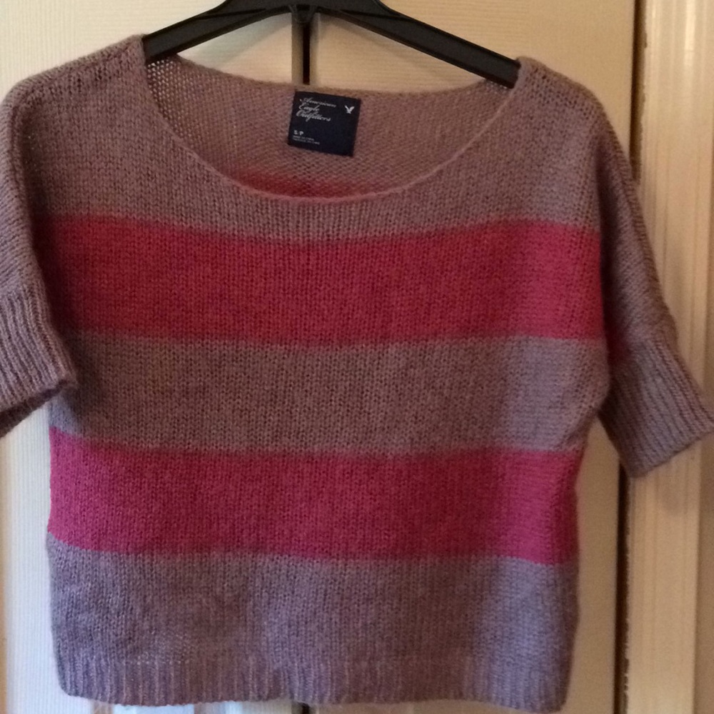 American Eagle Sweater! Gotta go! 🤑 Bundle and save!!!